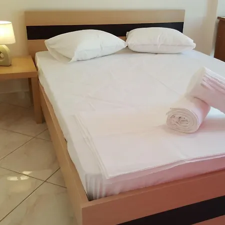 Purpleblue Maisonette Λουτράκι